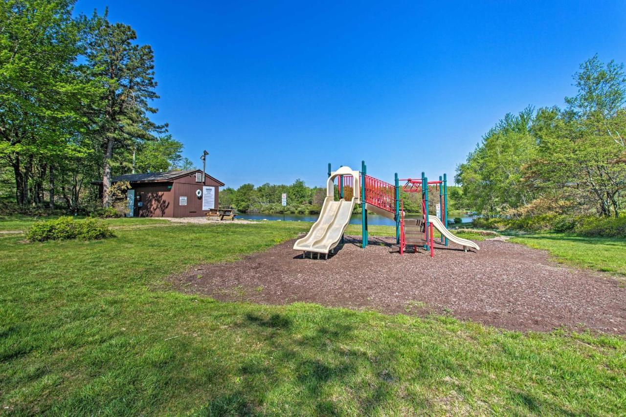 Сasa de vacaciones Deluxe Family With Fire Pit And Pool Access!