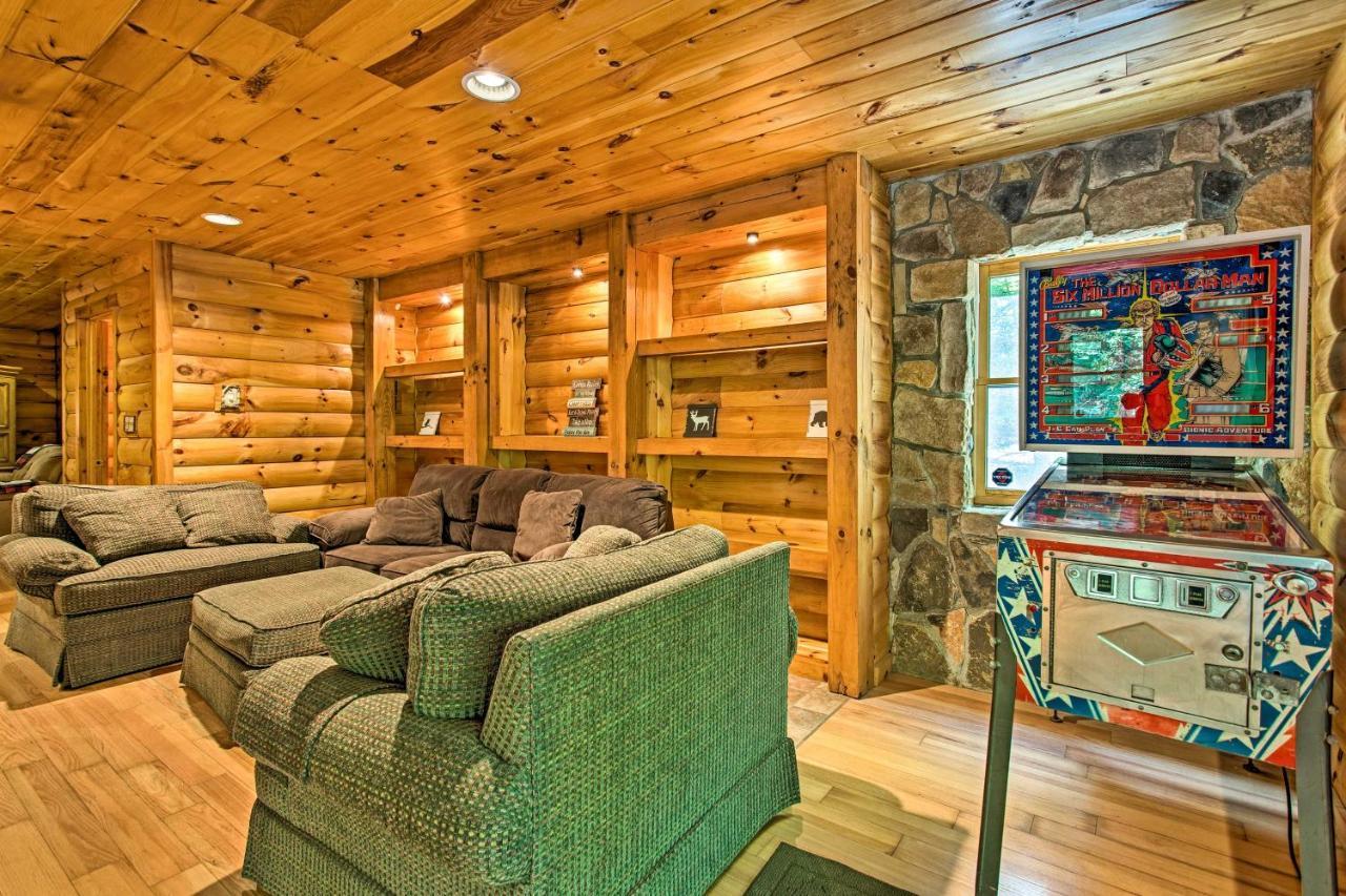 Сasa de vacaciones Deluxe Family With Fire Pit And Pool Access!