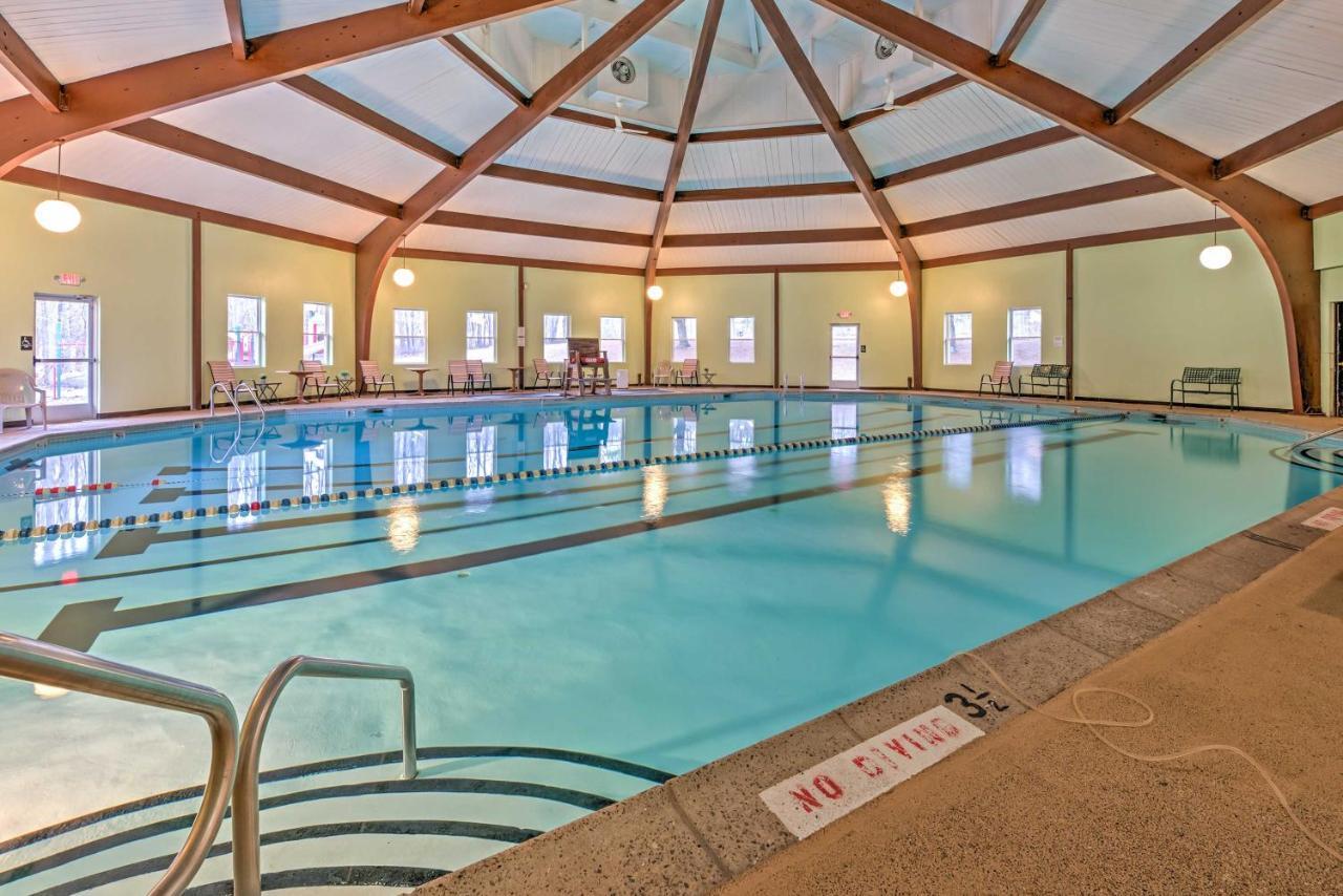 Сasa de vacaciones Deluxe Family With Fire Pit And Pool Access! Long Pond