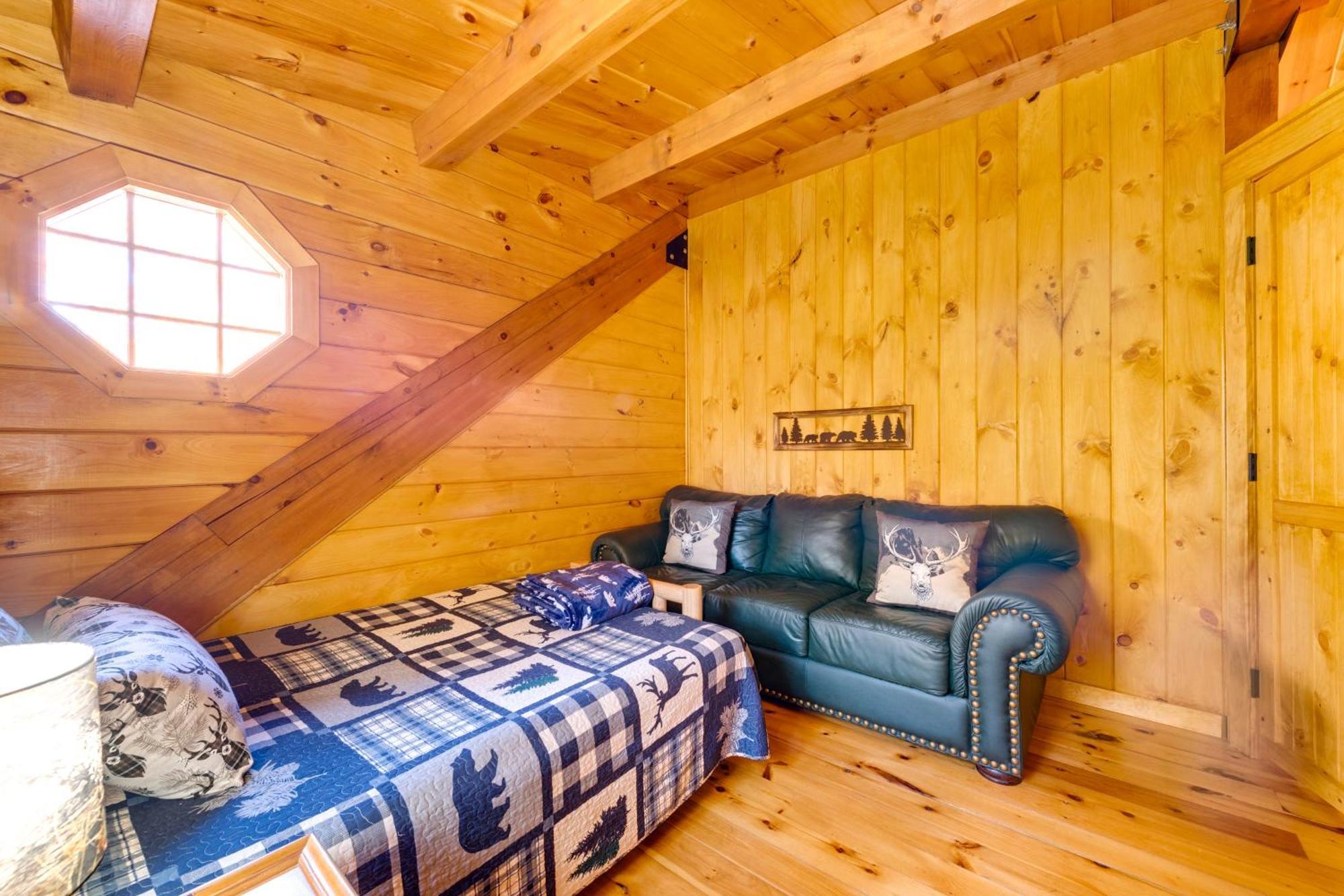 Сasa de vacaciones Deluxe Family With Fire Pit And Pool Access! *
